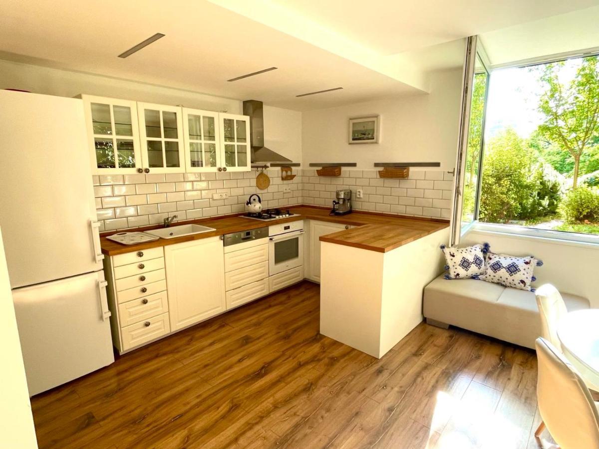 70M2 Romantic Living In The Old Town With Garden Bratislava Exterior foto