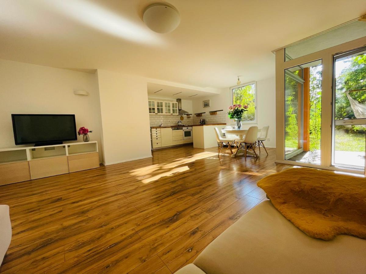 70M2 Romantic Living In The Old Town With Garden Bratislava Exterior foto
